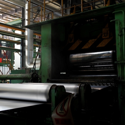 Cadena de producción de acero de la galvanización de la inmersión caliente de la tira bobina fría de HDGL para cubrir el cinc