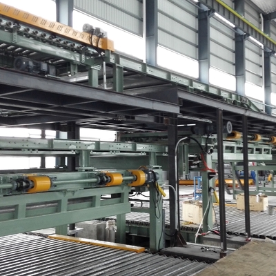 Línea de aluminio de alta velocidad del recubrimiento previo en continuo con la carretilla cargada que centra la máquina